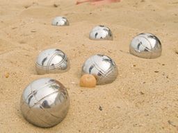 Spiele am Strand in Laboe